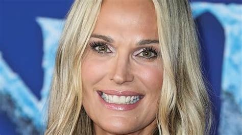 Molly Sims Nude – Pics and Videos